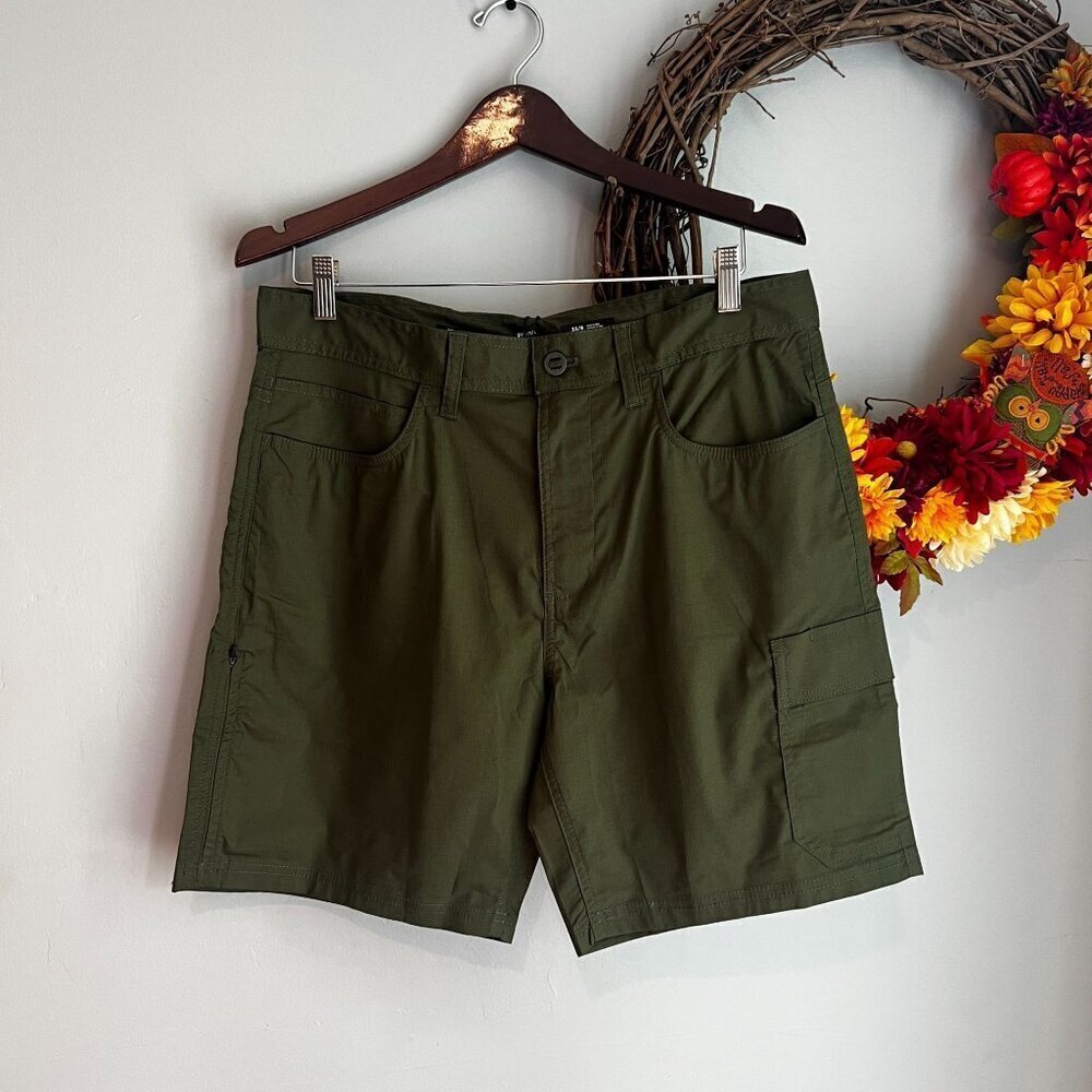 prAna Mens 36"W / 10"Length Standard Double Peak Hiking Short in Cargo Green